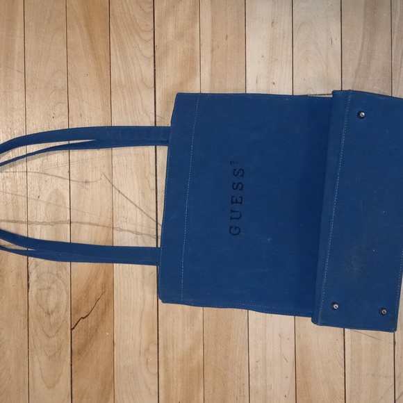 Guess Vinyl handbag - Picture 3 of 3